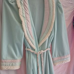 Vassarette Mint and Pink Robe